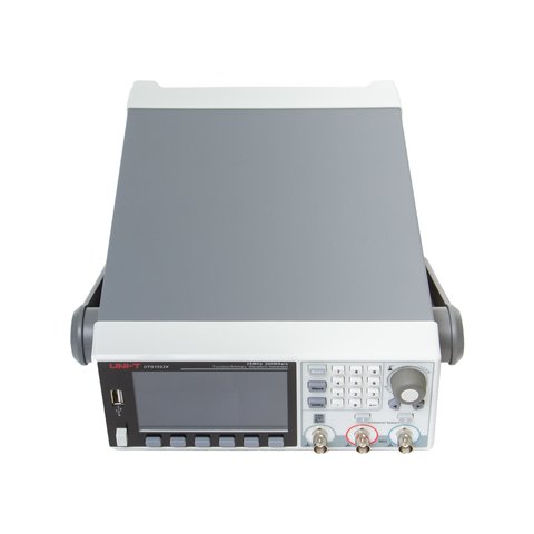 Генератор сигналов UNI-T UTG1022X Превью 1
